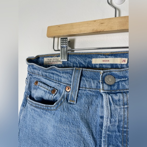 Levi's Premium Wedgie Straight Fit High Rise Jeans Size 26 Stretch Button fly - Picture 8 of 9